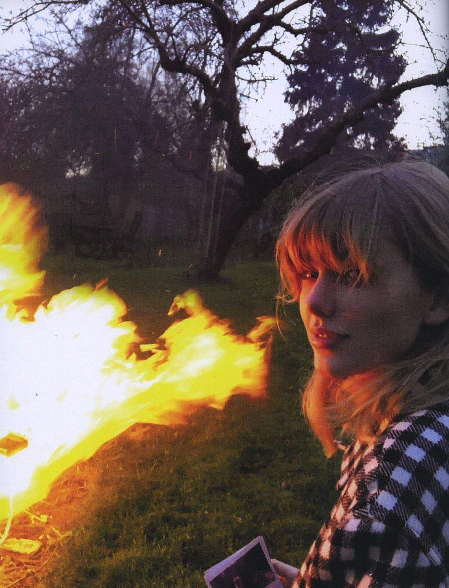 MrAlbertCas's tweet image. Taylor Swift después de revelar todos los tracklist restante en una noche 
 #Midnights
 #MayhemTilTheMorning
#MidnightsMayhemWithMe