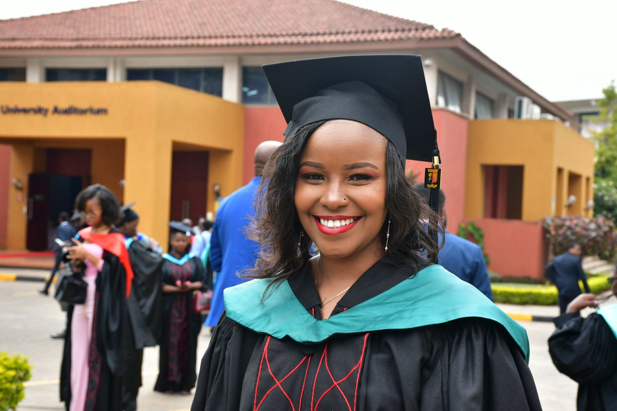 StrathU's tweet photo. We welcome parents and guardians for the first time on campus since the pandemic season to celebrate the milestones of the #ClassOf2022.

#SUGraduation22 #SeizeTheMoments https://t.co/cue50xS4Ko