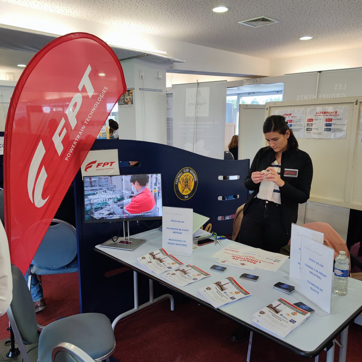 C_Maccorin's tweet photo. Les #entreprises recrutent et de nombreuses offres d'#emploi au #FOEMA du @FCGueugnon_Off  #avecpoleemploi  #formation #Apprentissage #orientation https://t.co/ee6YxgYKtt