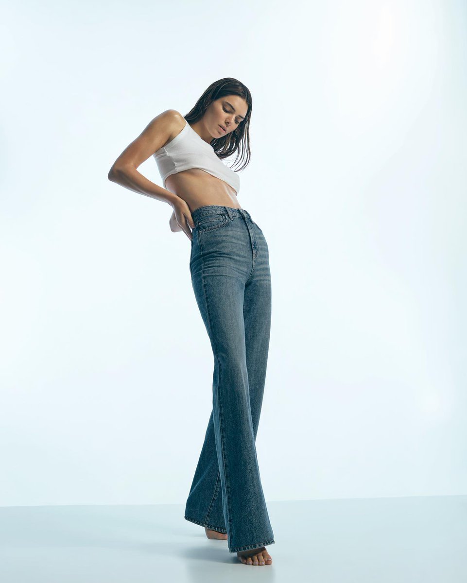 KENDALLNJX_'s tweet photo. kendall jenner for own denim https://t.co/3TascrnYhs