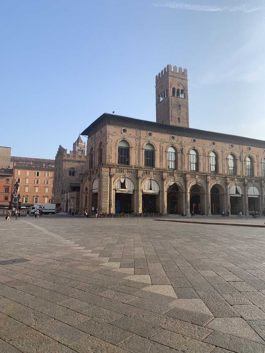 CaBarbati's tweet photo. Discrezionalità e amministrazione (avvio Convegno 2022 #Aipda #Bologna) https://t.co/BZXRICVbfu