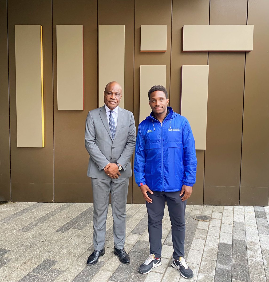 MartinFayulu's tweet photo. J’ai rendu visite à mon fils sur le campus de @MIT à Cambridge. 
La joie d’un père! https://t.co/cTv5lmRiCF
