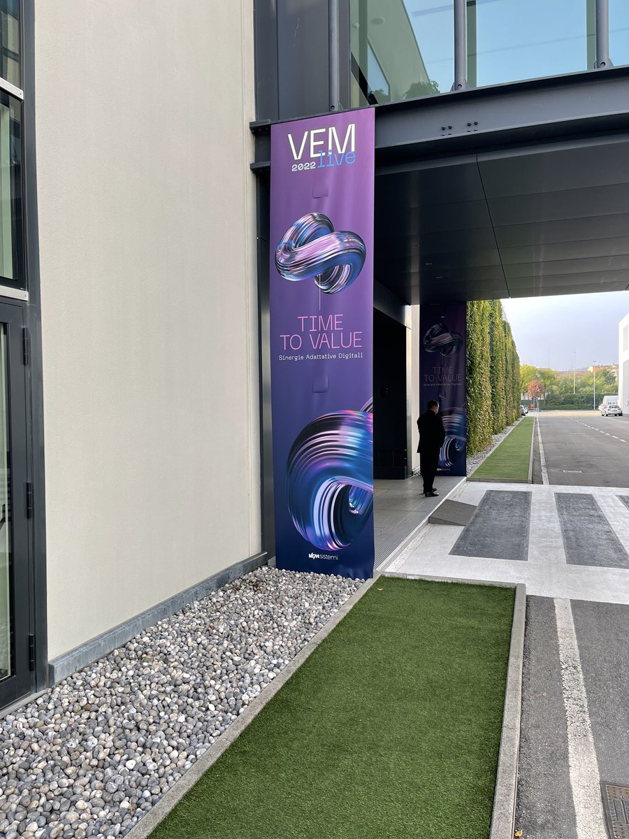 MarcoLorux's tweet photo. E quindi eccoci ;-) #vemlive2022 #dreamteam #video https://t.co/NGQ8PTegz7