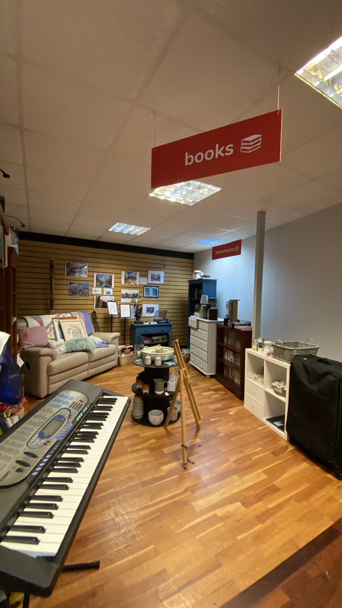 hkinchester's tweet photo. We have visited @shareshopsuk today as they have opened a new shop last week to support homeless and refugees. A Hongkonger has been volunteering for 6 months and she has been enjoying working there. Look forward to collaborating with them. https://t.co/FLY5fWGO51
