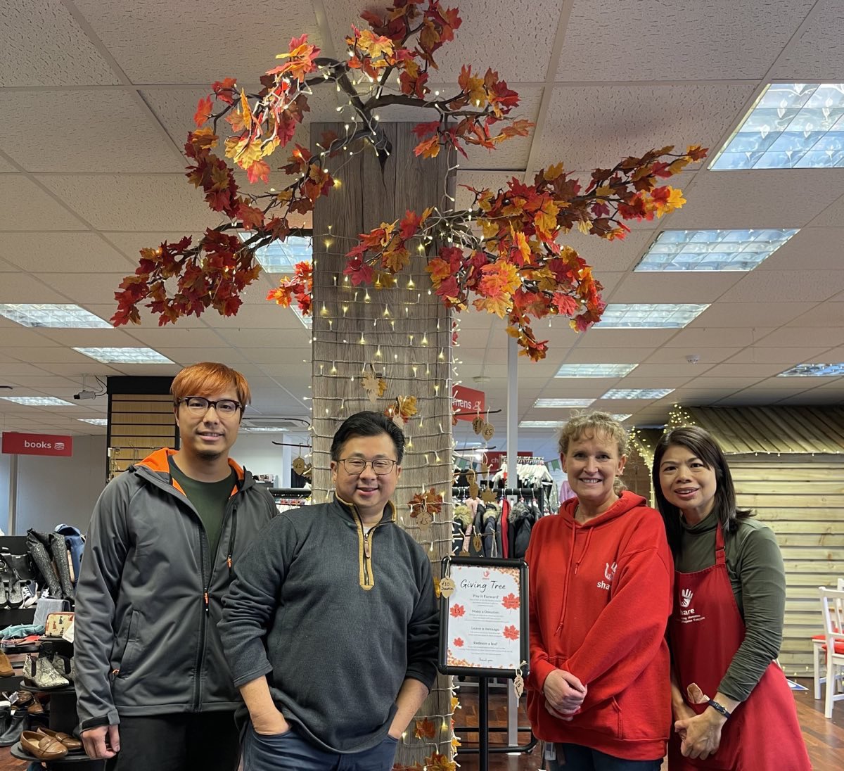 hkinchester's tweet photo. We have visited @shareshopsuk today as they have opened a new shop last week to support homeless and refugees. A Hongkonger has been volunteering for 6 months and she has been enjoying working there. Look forward to collaborating with them. https://t.co/FLY5fWGO51