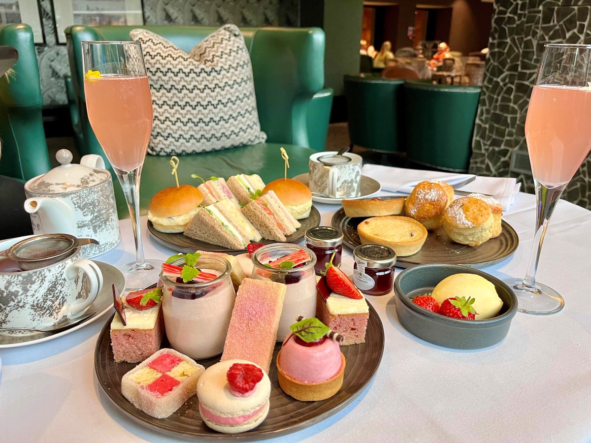 visit_bham's tweet photo. .@TheBelfryHotel has launched a Pink Afternoon Tea in aid of Breast Cancer Awareness Month ๐ฐ
Created by award winning pastry chef, Dean Cole and his team, The Belfryโs Pink Afternoon Tea will be available throughout October.
Book now: https://t.co/tci3t8w02N
#makeitwm https://t.co/4kGPEwwl2J