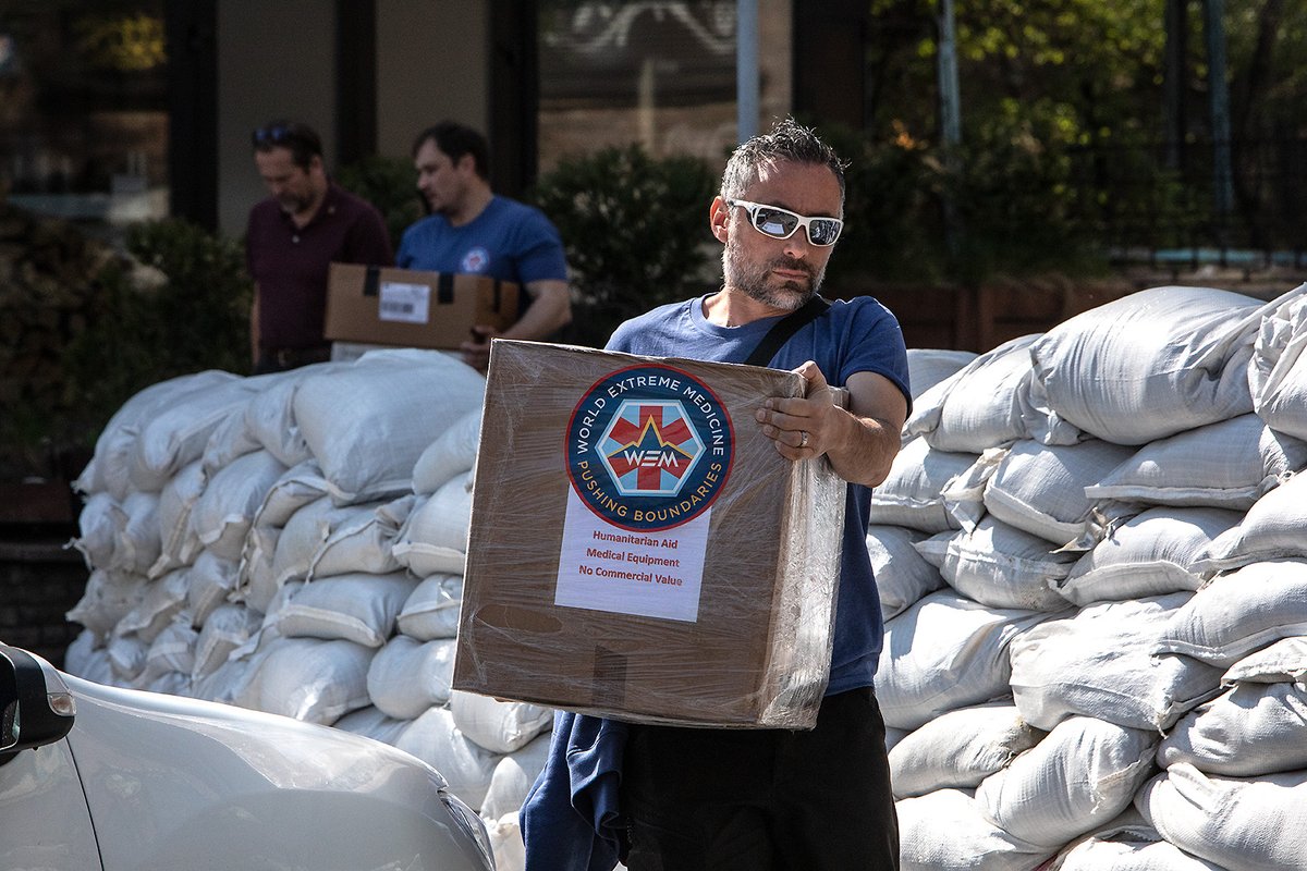 Since the invasion of Ukraine, <a href="/WorldExtremeMed/">World Extreme Medicine</a> has raised a running total of 1.3 million pounds to support medics battling on the frontline through their #Medics4Ukraine campaign🇺🇦

To support their work, click the link below 🔗

ow.ly/Hz2n50KZxw4 

[Image: <a href="/mrperou/">perou 🇺🇦</a>]