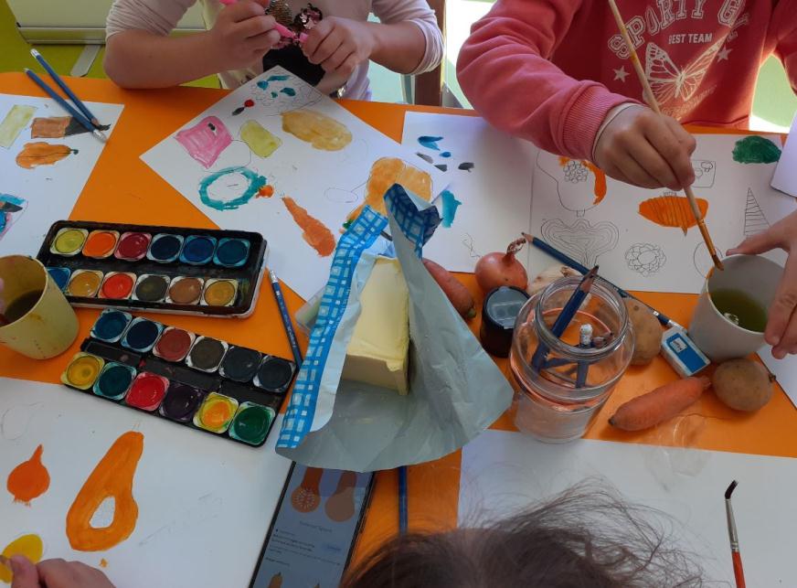 msa_bourgogne's tweet photo. #Alimentation
[Echelon Local Château-Chinon / Luzy]
Le 0⃣5⃣octobre au Centre Social La Marelle à Moulins-Engilbert : des ateliers créatifs dessins et cuisine 👩‍🍳 proposés aux enfants 👦👧pour régaler les yeux et les papilles de leurs parents ! En partenariat avec #IREPSBFC https://t.co/sgfmD6IxAr