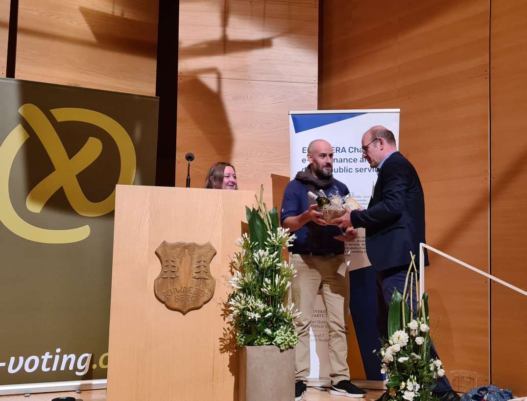 evotingcc's tweet photo. 🎉🎉🎉Thank you to all the award winners of #EVoteID2022 
@_TheRealLoganC @CESchuermann @EnkaBlanchard @helen__hayes

Despite difficult circumstances, we hope that you are as satisfied as we are. Even without the legendary cheesroad.
Thank you all for contributing to #EVoteID2022 https://t.co/okm277QAjh
