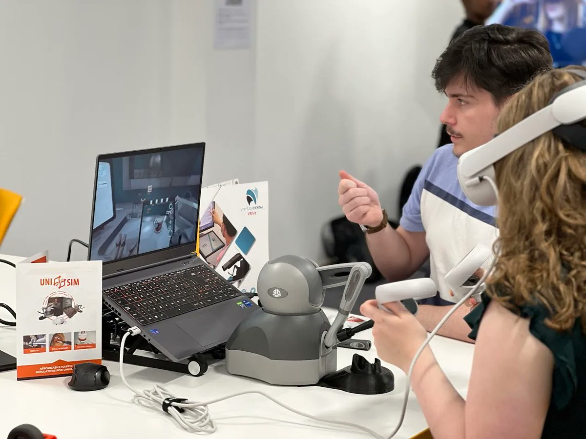 uni_simulation's tweet photo. We're really proud to have been showcasing simulations from #Virteasy Dental, to #LumbarPuncture from #InSimo and Dental #Nursing from #Gleechi. We'd like to thank the #AHSN Network for making this possible! Find out more at https://t.co/k8lL1jrREq https://t.co/3PNdIjhWtG