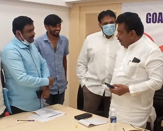 annatarajgowda's tweet photo. ಕೆಪಿಸಿಸಿ ಪ್ರಚಾರ ಸಮಿತಿಯ ಅಧ್ಯಕ್ಷರು, ಮಾಜಿ ಸಚಿವರು ಹಾಗೂ ಜನಪ್ರಿಯ ಶಾಸಕರಾದ 
ಶ್ರೀ ಎಂ.ಬಿ.ಪಾಟೀಲ್ ಅವರಿಗೆ ಜನ್ಮದಿನದ  ಹಾರ್ದಿಕ ಶು��ಾಶಯಗಳು. @MBPatil

ತಮ್ಮ ಮಾರ್ಗದರ್ಶನ ಮತ್ತು  ಸಹಕಾರ ಸದಾ ನಮ್ಮೆಲ್ಲರ ಮೇಲಿರಲಿ ಹಾಗೂ ಭಗವಂತನು ತಮಗೆ ಆಯುರಾರೋಗ್ಯ, ಸುಖ, ಸಂತೋಷವನ್ನು ನೀಡಿಲಿ ಎಂದು ಪ್ರಾರ್ಥಿಸುತ್ತೇನೆ. https://t.co/5LMp1gy7l3