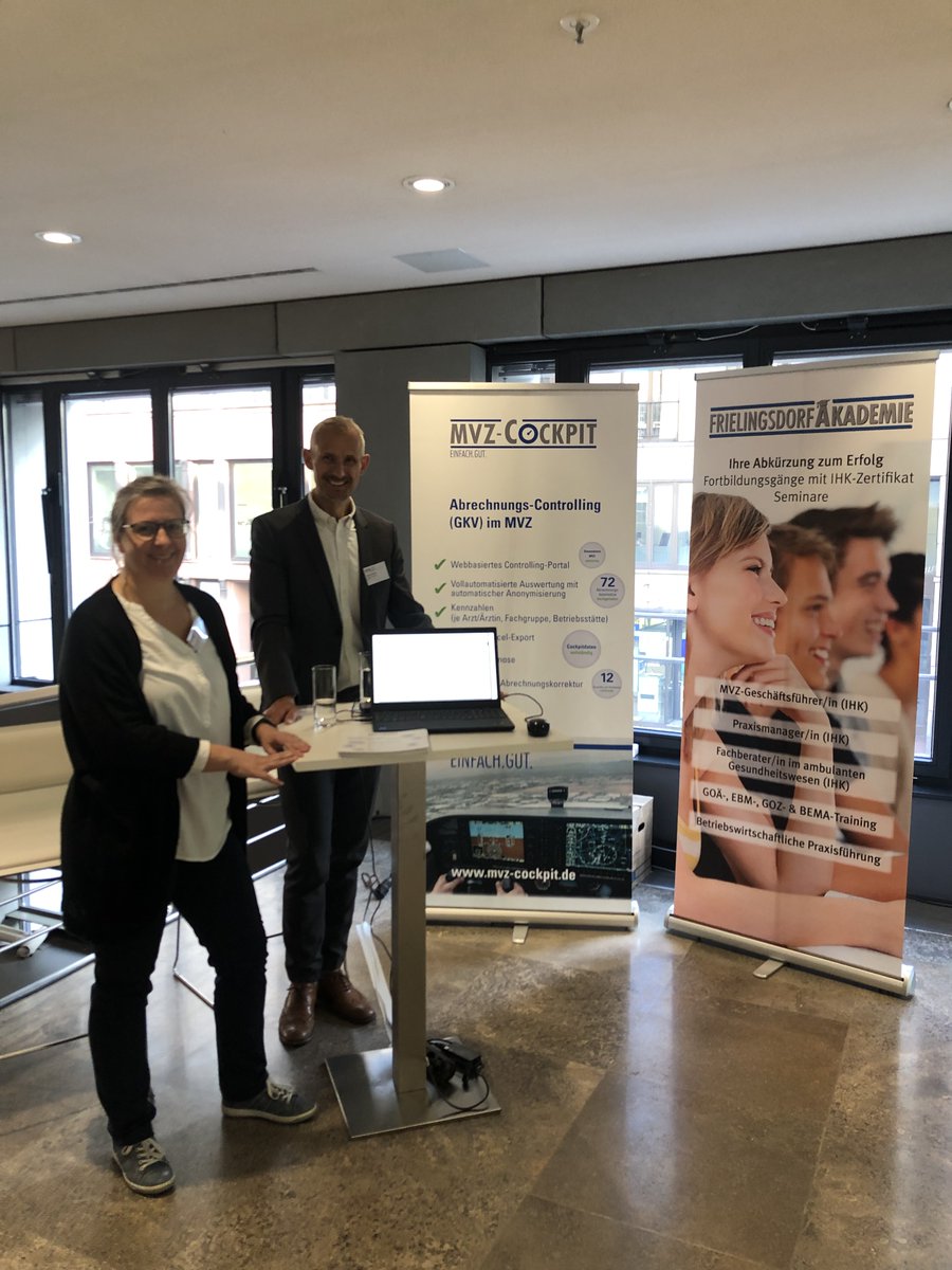kongress_bmvz's tweet photo. Der PRAKTIKERKONGRESS ist in vollem Gange und wir freuen uns Ihnen im Verlauf des heutigen Tages unsere Aussteller vor Ort vorzustellen. Wir bedanken uns ganz herzlich bei MVZ Cockpit, @PAVbrand und Honorar+PLUS für die aktive Mitgestaltung!👏 https://t.co/DdhAK2dRqO