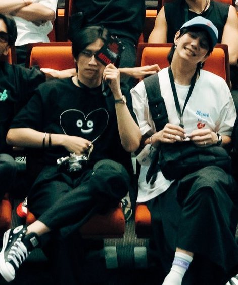 อายวอนนาบือมุ้เกรย์ 😼 tweet media