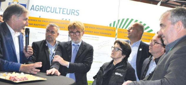 La FDSEA de la Loire était présente ces 4 jours au <a href="/SommetElevage/">SOMMET DE L’ÉLEVAGE</a>  sur le stand <a href="/FRSEA_AURA/">FRSEA Auvergne-Rhône-Alpes</a>.
L'alternance entre moments politiques forts 📣 et nombreux échanges avec visiteurs 🗣 témoigne de l'importance de cet événement et de la place qu'occupe l'Elevage dans nos territoires.