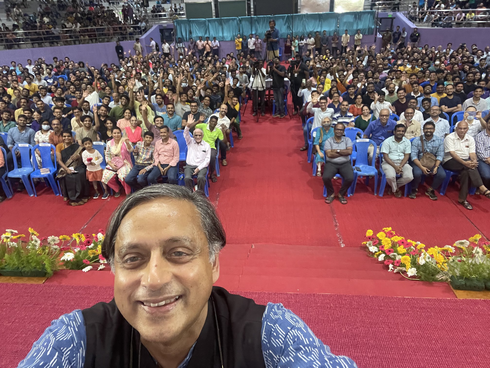 shashi-tharoor-on-twitter-met-with-iitmadras-director-kamakoti