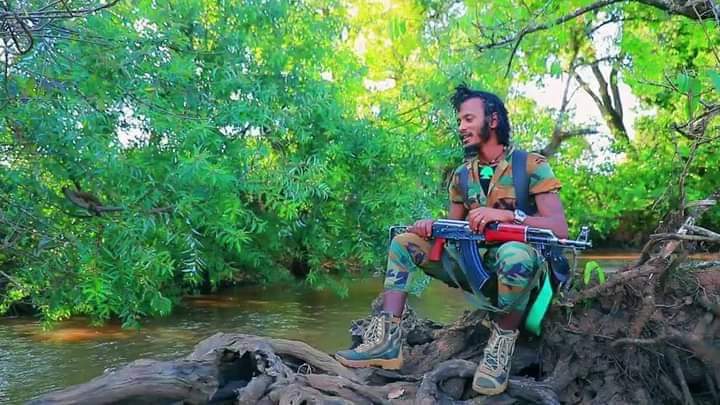 DagaagsaaLammi2's tweet photo. #Baga gammaddan!🙏
#Adoo mortuun mortuu hortuun horti !
Gootichi Waraana Bilimmaa Oromoo WBOn Zoonii Kibbaa Godina Gujii Lixaatti kaadhimamtoota leenjiirra turan bifa abdachiisaa fi hoo'aa ta'een eebbisiisee jira!
OROMIYAAN BIYYA! https://t.co/gXPX1DNf6A
