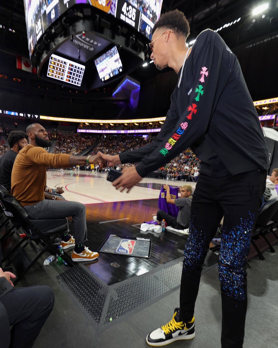 NBA's tweet photo. 👑 @KingJames 🤝 @vicw_32 👽 https://t.co/W011AFN0Sk