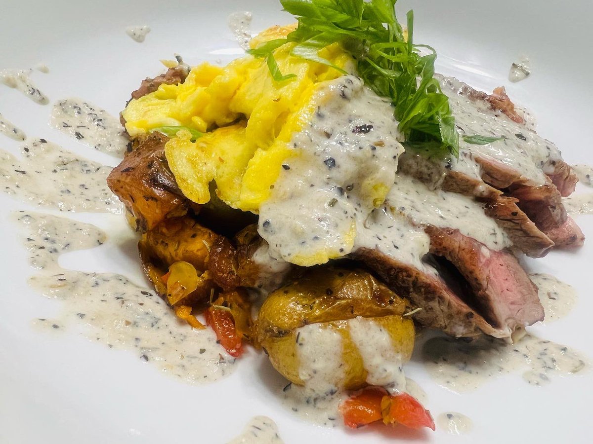 amcatering2015's tweet photo. Sweet Potato- Bacon Hash; with Scrambled Eggs. Lightly smoked New York Strip Steak. And just to make them a little mad. Black Truffle - Parmesan-Romano Cream

https://t.co/XNGMxOm6mv

#amcatering #truffletopia #chefanthony #sauceisboss #nostylejustgoodfood #elevatedbrunch https://t.co/KRUmuLIIkj