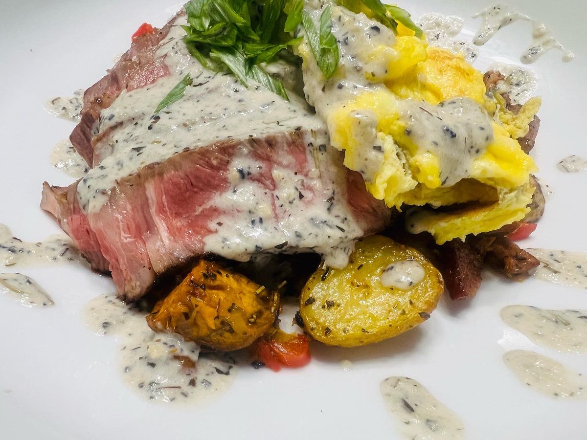 amcatering2015's tweet photo. Sweet Potato- Bacon Hash; with Scrambled Eggs. Lightly smoked New York Strip Steak. And just to make them a little mad. Black Truffle - Parmesan-Romano Cream

https://t.co/XNGMxOm6mv

#amcatering #truffletopia #chefanthony #sauceisboss #nostylejustgoodfood #elevatedbrunch https://t.co/KRUmuLIIkj