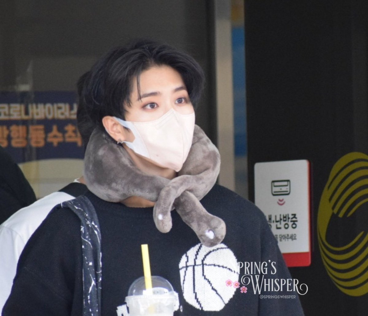 hanjiclips's tweet photo. han jisung looks so good today https://t.co/neGxqR74QR