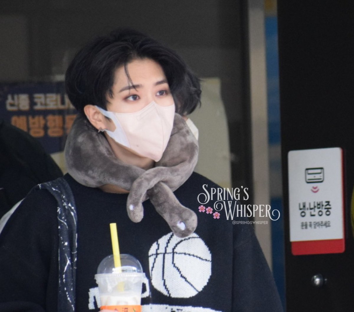 hanjiclips's tweet photo. han jisung looks so good today https://t.co/neGxqR74QR