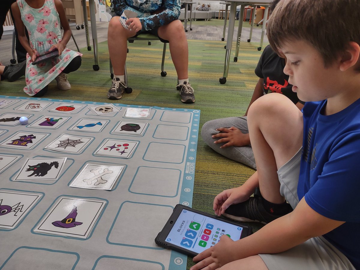 Hernandez Reading Heroes tweet media