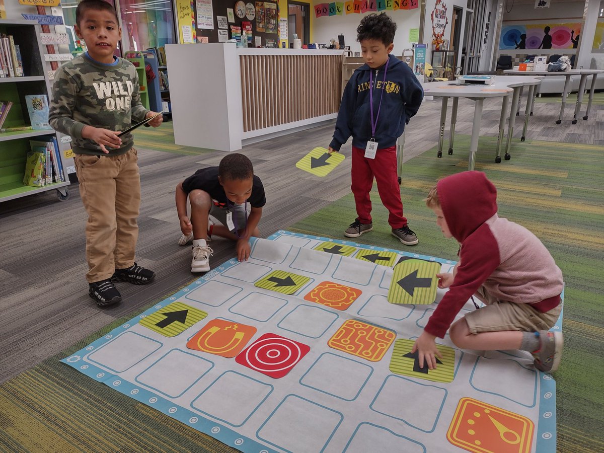 Hernandez Reading Heroes tweet media