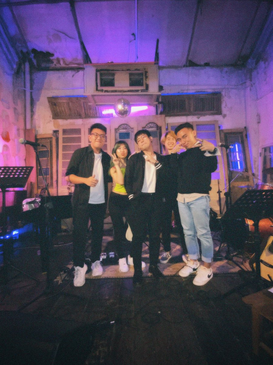 armandross_'s tweet photo. Throwback to 28th Sept, hosted my first show + jam sesh https://t.co/gHZVUcnFwa