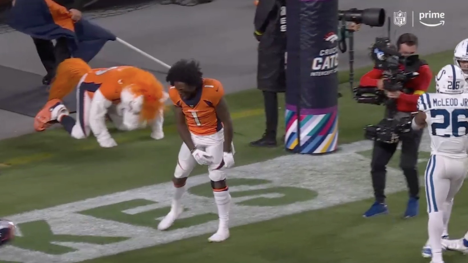 FecDTulVsAAatb0?format=jpg&name=large