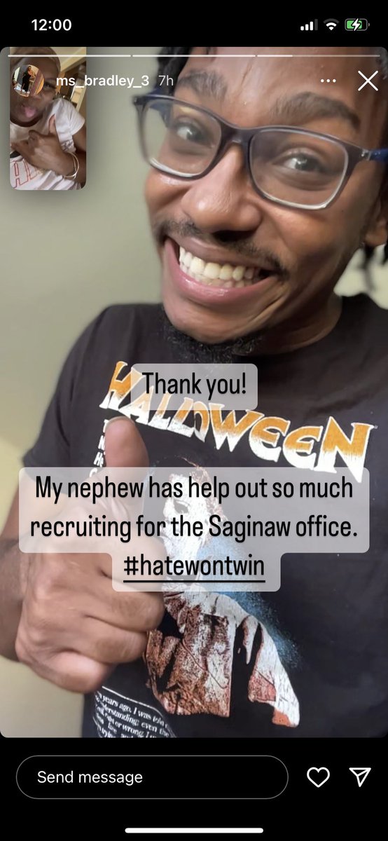 RicoRuffino's tweet image. My auntie irritating as hell for posting this pic like this  🤦🏾‍♂️🤦🏾‍♂️😂😂 but yea, if you from Saginaw, Flint, Detroit, or anywhere in between looking for work, send me your resume. I’d tap you in 💯 #FelonFriendly