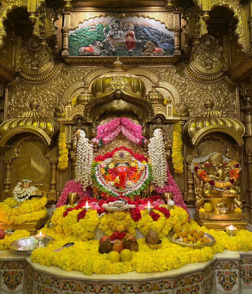 banke_shri's tweet photo. जय श्री सिद्धिविनायक 💛🙏 https://t.co/yU2Rpdy78U