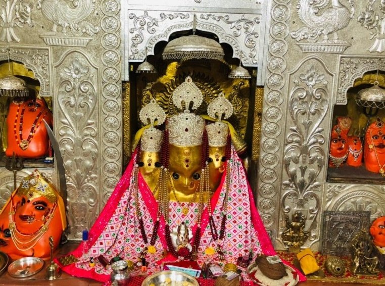 nareshlakhani3's tweet photo. 🙏🙏🙏🙏 https://t.co/96fLf2IERQ