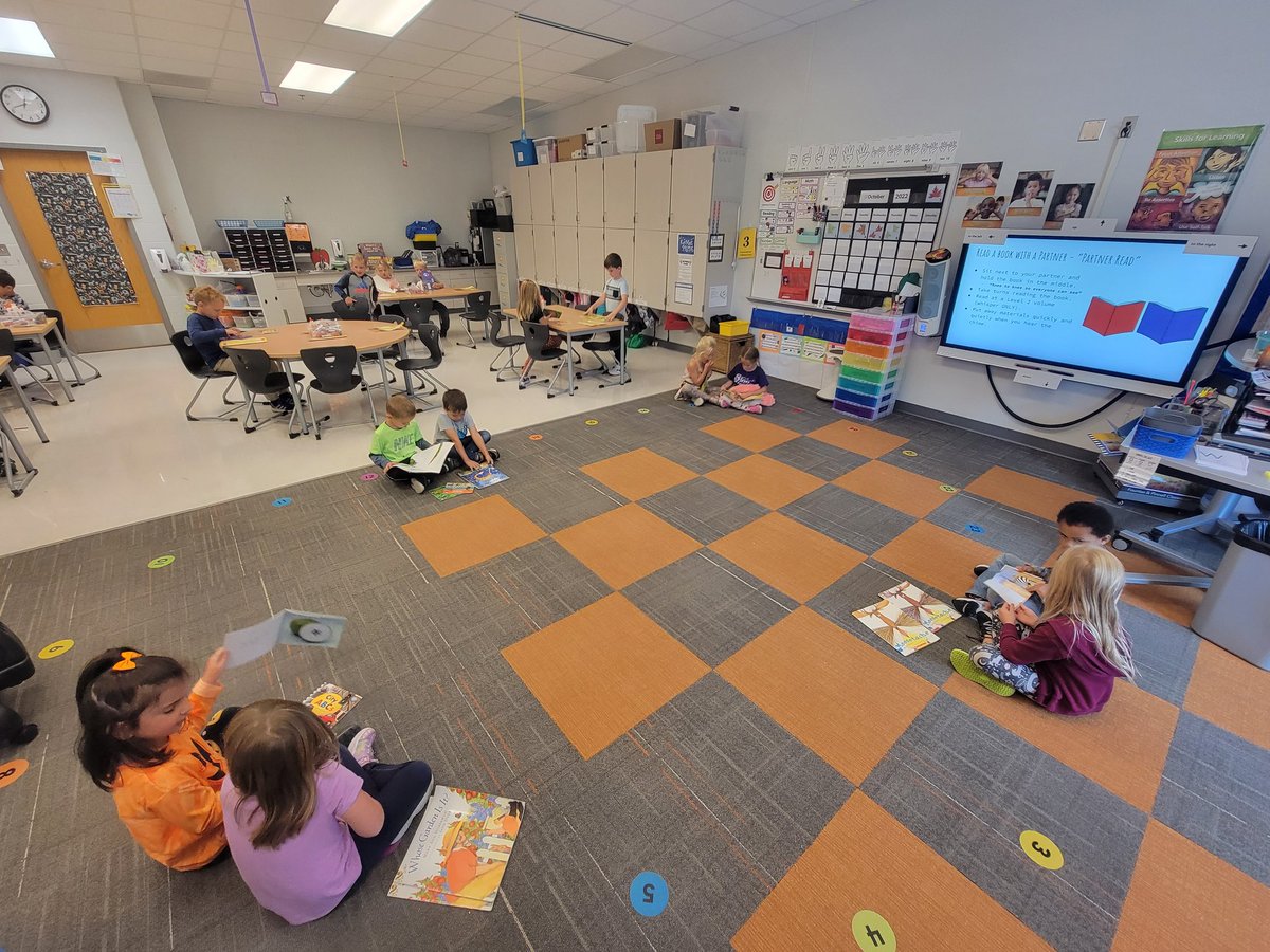 DegroodMegan's tweet photo. Learning about (and eating) apples, making patterns in math and trying Partner Read have been some of our extra fun over the last few days!
#indoorandoutdoorlearning #playislearning #kickingitinkinder #doingislearning #creativekids #teamworkmakesthedreamwork https://t.co/if7qQT6GDK