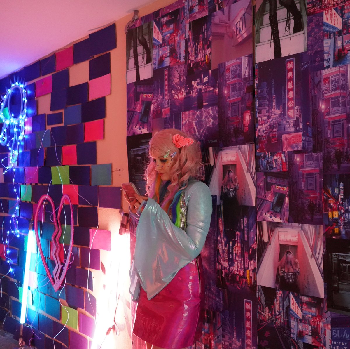 AustriainIndia's tweet photo. ๐๏ธ๐จFollow here the work of ๐ฆ๐น artist Magdalena Heller, the ๐ฆ๐น Cultural Forumโs current #artistinresidence in Kriti Gallery in #Varanasi! Look at the description of her #experience in Varanasi โ integrated in photo no 1!!๐คฉ
๐Watch this space for more postings...โจ https://t.co/b3cCxXY776