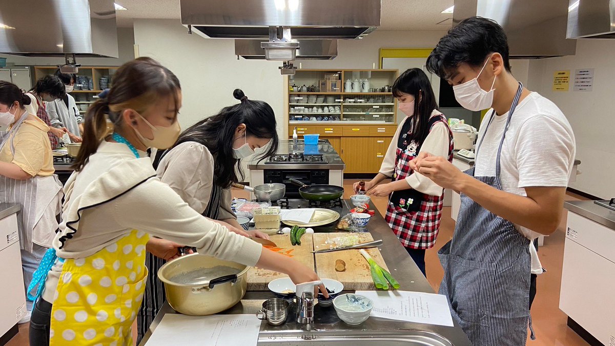 lalalacook's tweet photo. #らくっくご飯
秋学期の活動が始まりました🌞
今回は、
・麻婆豆腐
・春雨中華サラダ
・たまごとわかめの中華スープ
を作りました！！
本格的に秋が始まりましたね！
食欲の秋ということでらくっくも一層張り切って頑張っております！
今月一杯、体験を募集しておりますのでお気軽にご連絡ください💌 https://t.co/rib4eiQoEO
