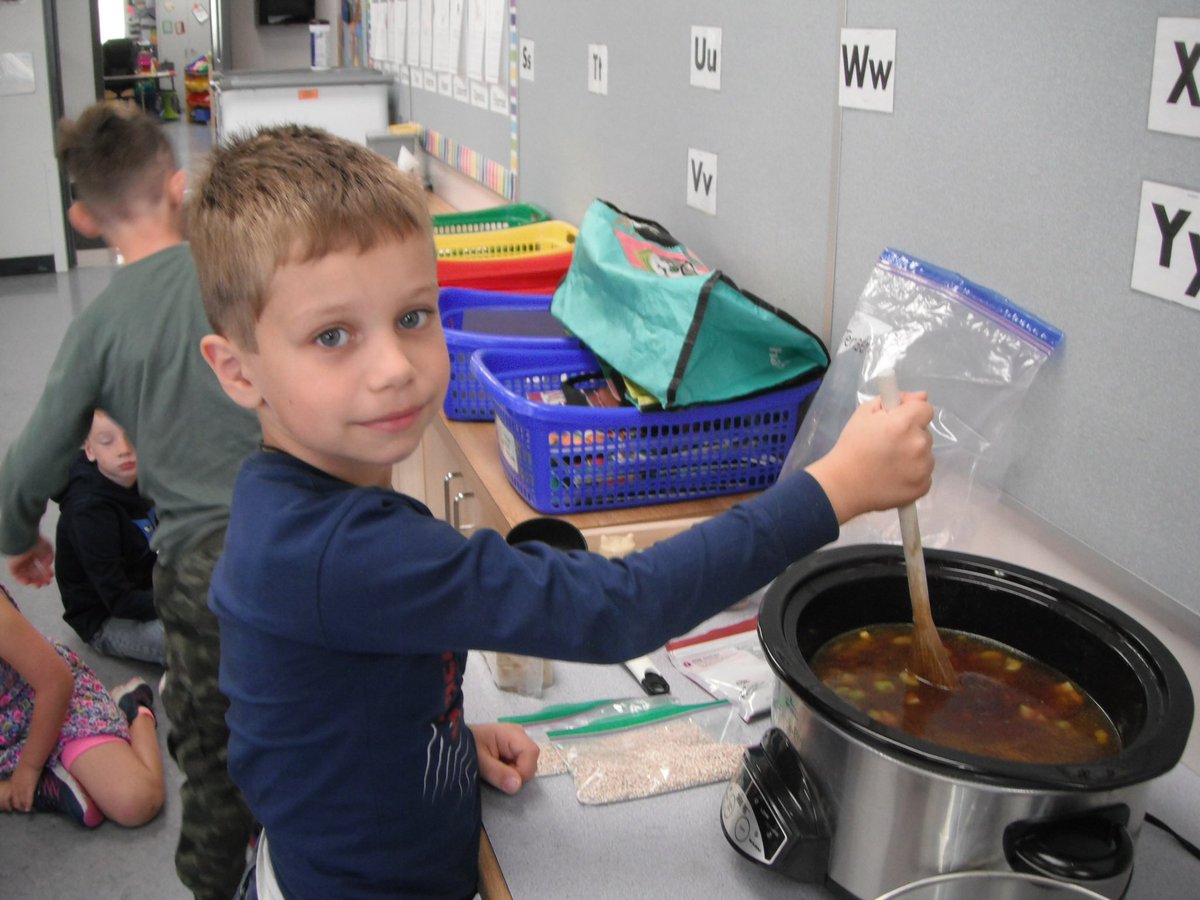 Mmmm, <a href="/GlenbowSchool/">Glenbow Elementary School</a> the hallways were filled with the yummy smell of Harvest soup, based on the story “Stone soup”. Enjoy  🥣🥄 #rvsed 

youtube.com/watch?v=BZf60c…