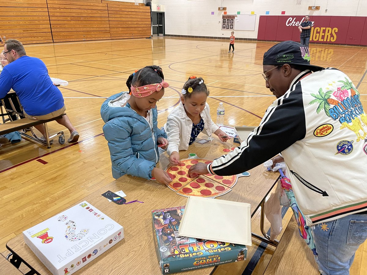 RickyInnocenti's tweet photo. Our @Chelsea_Tigers Literacy Night  was huge success!  Thank you to all the families who came out and supported the event.  Our Literacy Committee demonstrated some amazing creativity tonight!   A job well done 👏🏻👏🏻👏🏻!  #WeAreChelsea #FSD157C https://t.co/UzqOJg8SeB