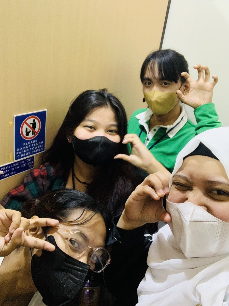 ThisisCaley's tweet photo. Walang tulog for more than 36hrs pero naka Team Airport 😆

#TeamAirport #TeamCR #TeamCubicle

WELCOME BACK SEVENTEEN
#BalikBayanSEVENTEEN https://t.co/LyVGRG1YxY