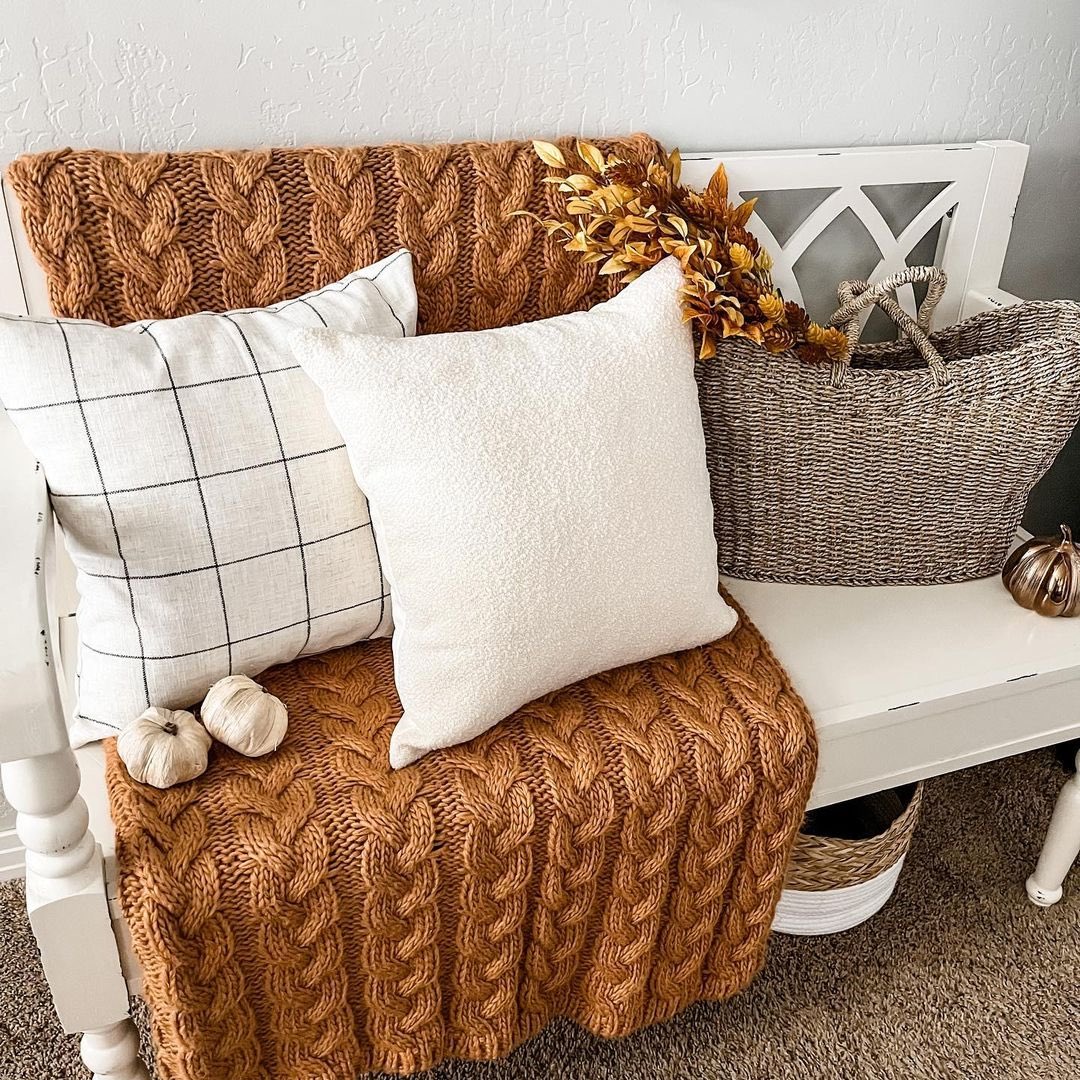 domvitus's tweet photo. Beautiful fall views. 🍂 🍂

The Boucle and brown blanket gave it a really comfy autumn feel. Lovely and warm. 🥰🥰

#myhomebeautiful #livingroomdecor #livingroomideas #housebeautiful #currentdesign #currentview #ltkhome #domvitus #modernfarmhouse #instahome #pillowcovers #boucle https://t.co/SzKFMJM4xd
