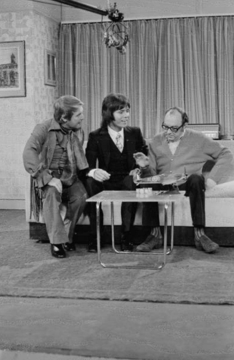 eric_ernie_col's tweet photo. “Can I call you Cliff, Richard?”

#StillBringingSunshine 👓🌞♥️
#StillPlayingAllTheRightNotes 🎶
#MorecambeAndWise #EricAndErn 
#OnSetWithEricAndErnie https://t.co/2rTxGGMAsc