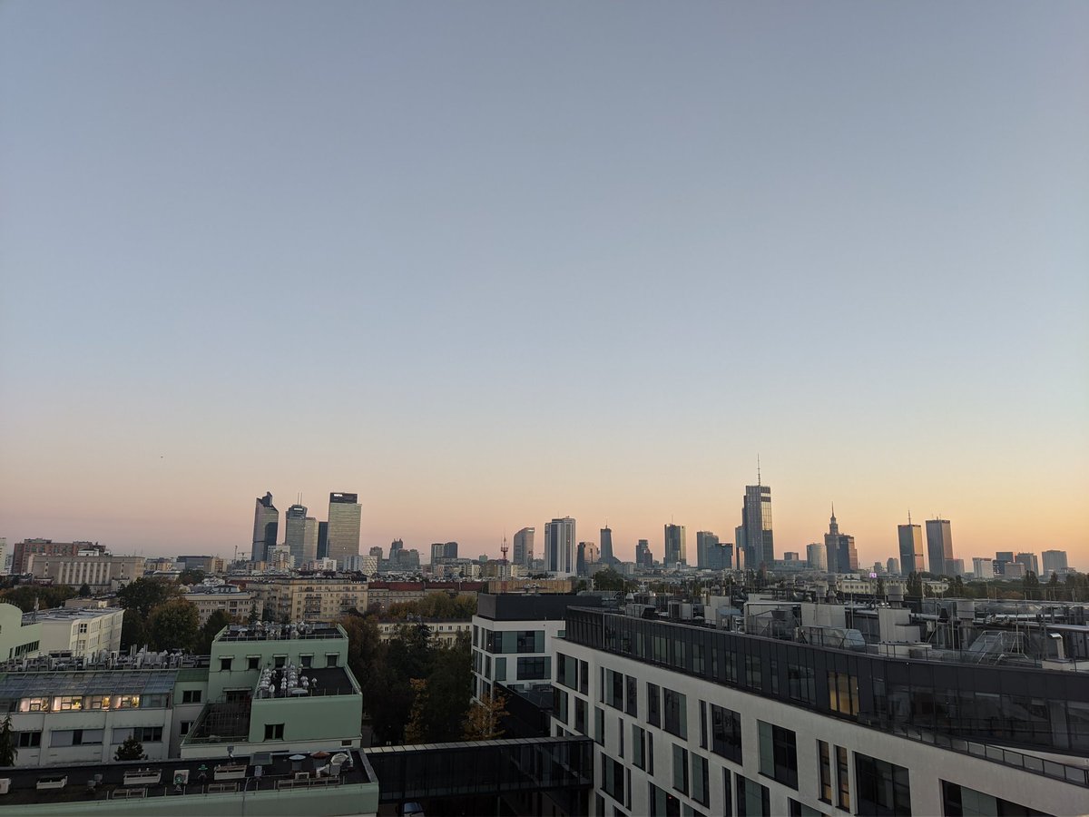 Vovanvarch's tweet photo. Вот такое рабочее место встречает меня) https://t.co/l0z4nAv7xJ