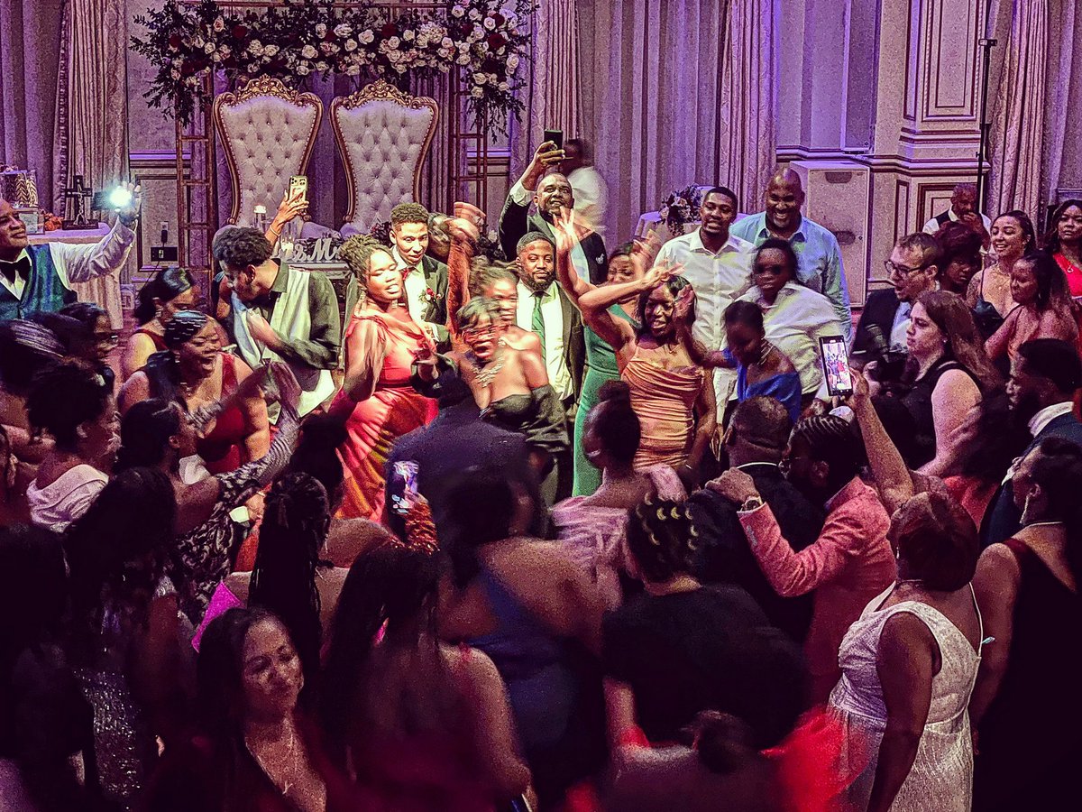 bme4you's tweet image. What our dance floors usually look like. 

Event. With. Us!
#TheBigManEntertainmentGroup