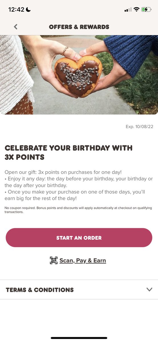 Lizinlights's tweet photo. Wow @dunkindonuts really be like 🤬 your free birthday drink.. you can BYE something  that day  &amp; we’ll give you an extra point… guess I’m stricken w/ @Starbucks for my celebratory drink ☕️🙄🖕🏻 https://t.co/kaq3bgM4jk