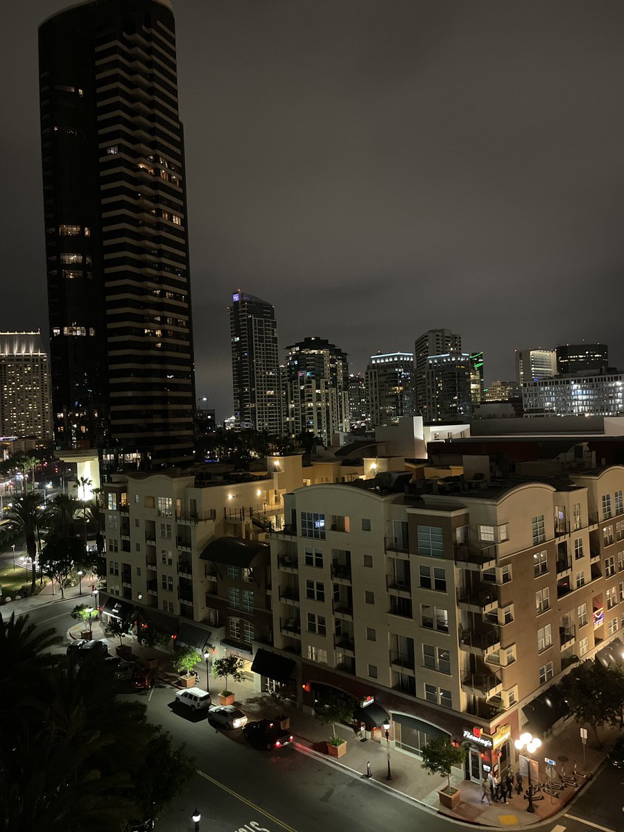 Raging_Royal's tweet photo. Oh yeah, we out here #twitch #TwitchCon2022 #TwitchConSanDiego #streamer #boojie https://t.co/iHGOLfmmDh