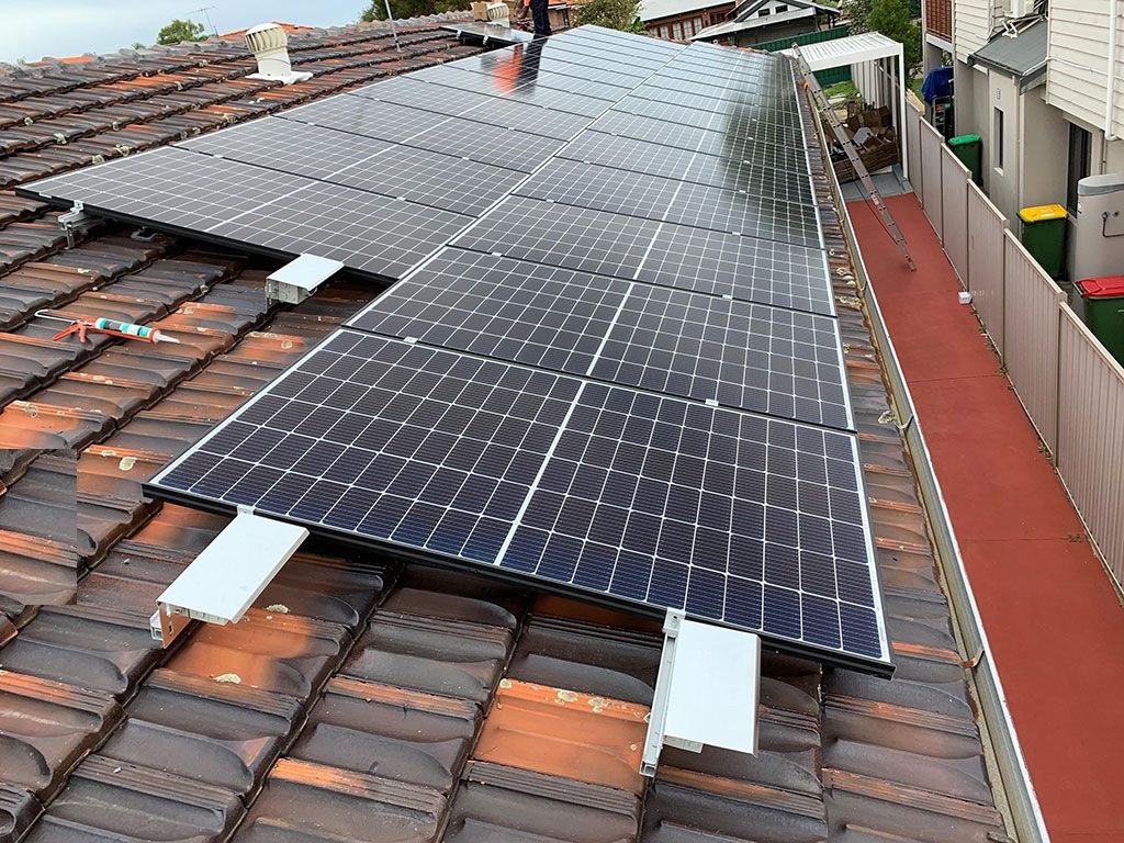 RegenPower2003's tweet photo. One of our residential solar installations
Location:- Peninsula Road, MAYLANDS, WA 6051
System:- 10.36kW Solar System
Panels:- 28 x 370W Canadian
Inverter:- Fronius Symo 8.2kW
#WesternAustralia #residentialsolar #canadiansolar #froniussolar #regenpower
https://t.co/1XwozcXnc3 https://t.co/KnRIXeRB8b