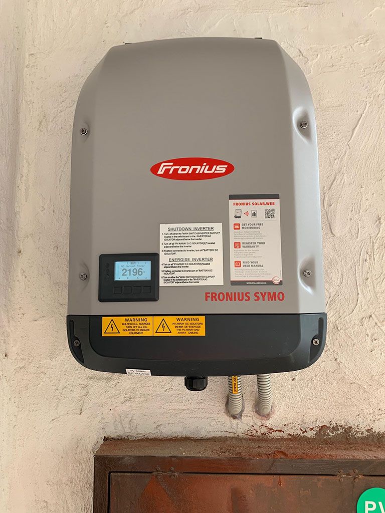 RegenPower2003's tweet photo. One of our residential solar installations
Location:- Peninsula Road, MAYLANDS, WA 6051
System:- 10.36kW Solar System
Panels:- 28 x 370W Canadian
Inverter:- Fronius Symo 8.2kW
#WesternAustralia #residentialsolar #canadiansolar #froniussolar #regenpower
https://t.co/1XwozcXnc3 https://t.co/KnRIXeRB8b