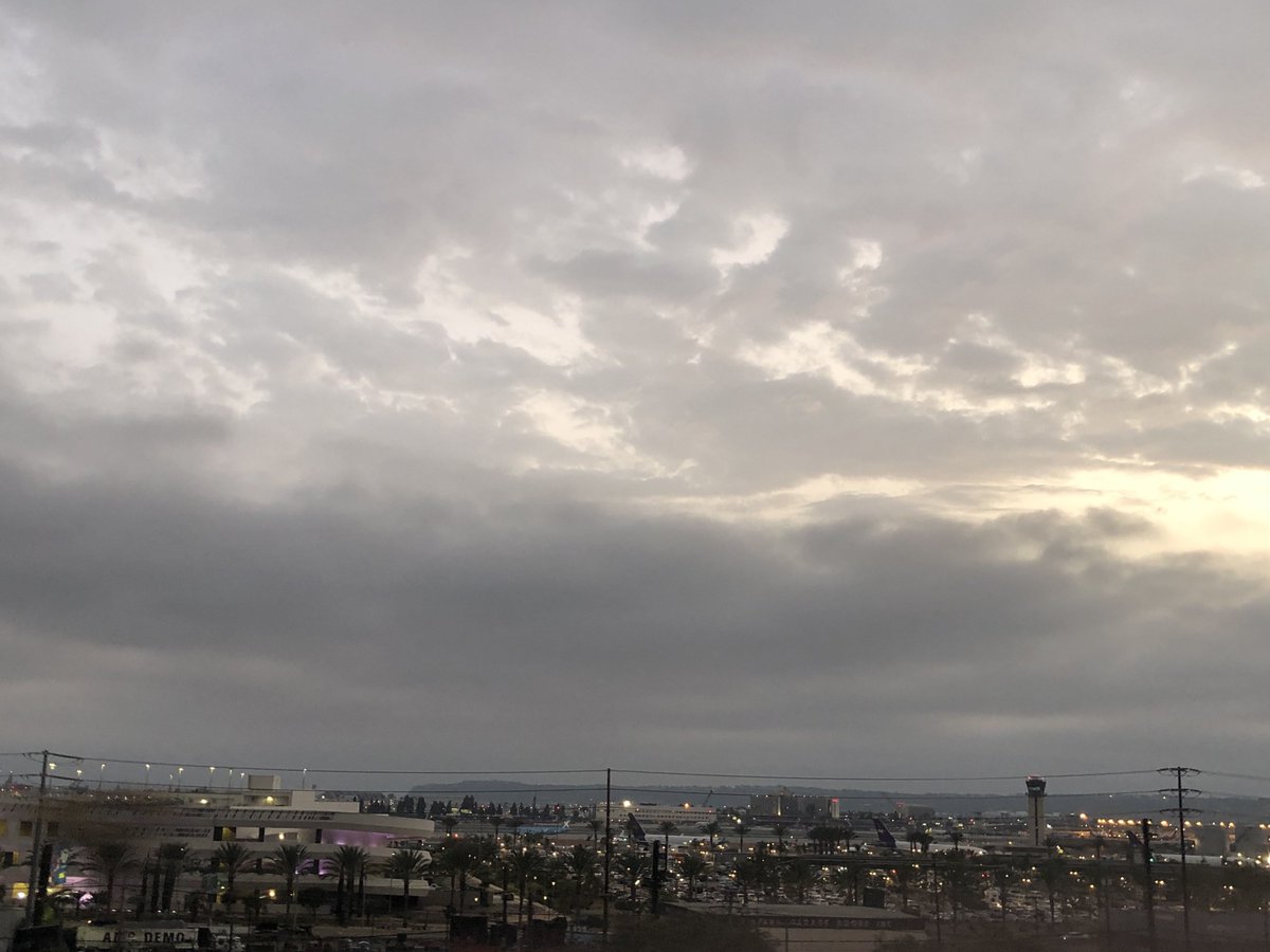 M07h__'s tweet image. made it to San Diego safely!! Hope to meet some awesome people tomorrow!! I can't wait :DD