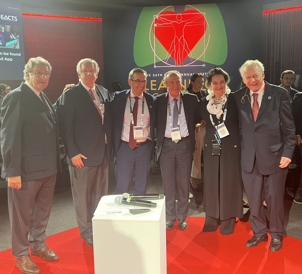 This was a memorable session with the Giants of Cardiac Surgery. A privilege to ear their story and advices. #EACTS2022 @rafasadaba @EACTS