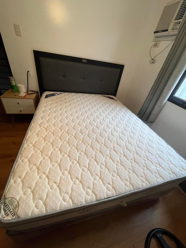 bc_sullano's tweet photo. King Koil Queeb bed for sale.
PM me for more details.

https://t.co/CbWRSbLd1z 
#bedforsale
#queenbedforsale
#furnitures https://t.co/Lml4MWn6mY