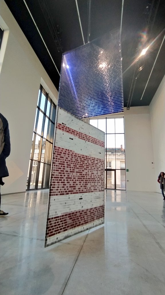 VincentTISON's tweet photo. 🤩 La très belle expo #Weavers de #RodaBarba vs attend au #cccod
Son projet in situ ns emmène avec talent et créativité dans un re-usage surprenant des bandes de films revisitées.
L'espace cinéma mêle images et sculptures en mouvement. De subtils et agréables voyages 👍🤩 #Tours https://t.co/ZJY7fB5D0W